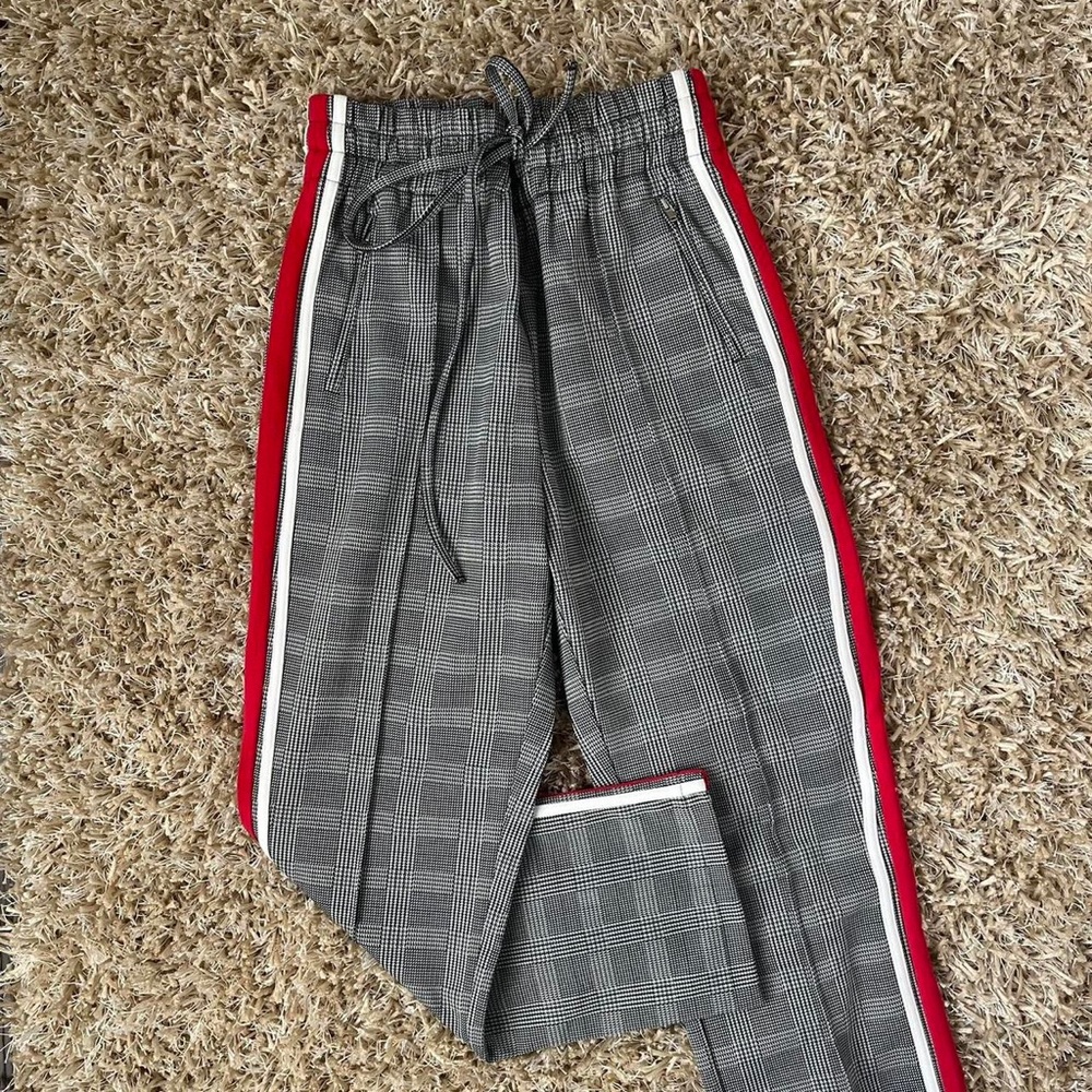 plaid pant with red & white strips